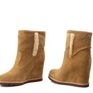 UGG W Jade Femme Suede Wedge Booties 7.5